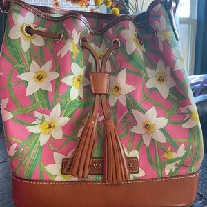 Dooney & Bourke Purse- like new condition!